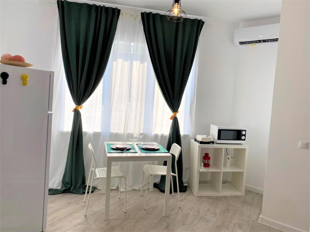 Old Town Apartment *